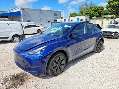 2025 TESLA MODEL Y