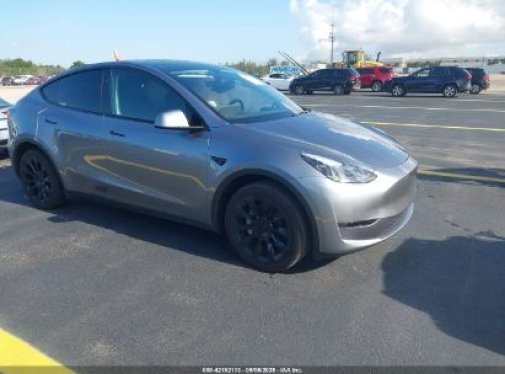 2025 TESLA MODEL Y