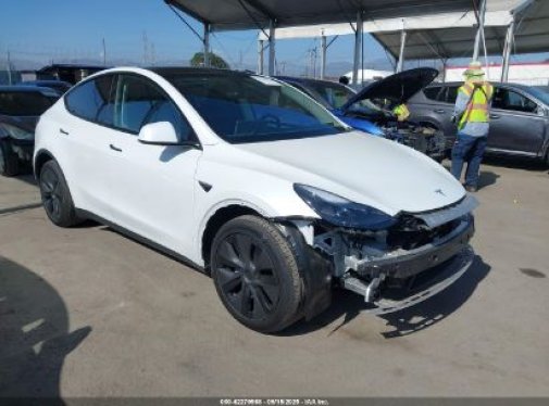 2025 TESLA MODEL Y