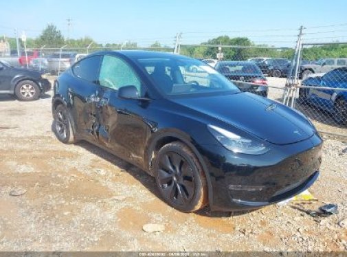 2025 TESLA MODEL Y